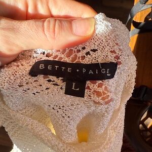 White Lace no sleeve top